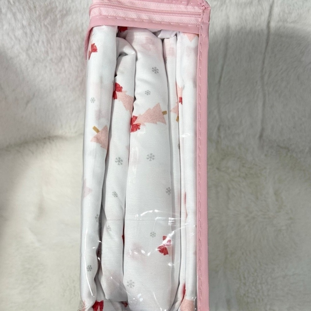 *NEW* Betsey Johnson Pink 5 Piece King Sheet Set with Bonus Eye Mask - Picture 3 of 4